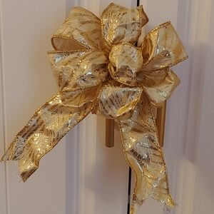 Elegant Gold Holiday Bow 13pcs